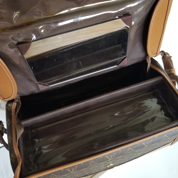 Louis Vuitton beauty train case - Picture 13 of 16